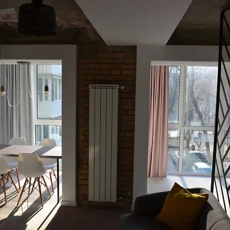 Apartment On Hoholivska 1-3