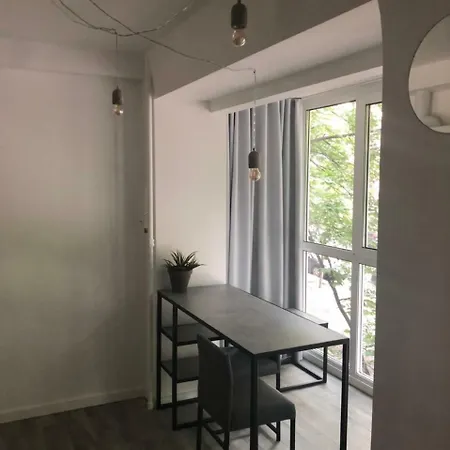 Апартаменти On Hoholivska 1-3 *